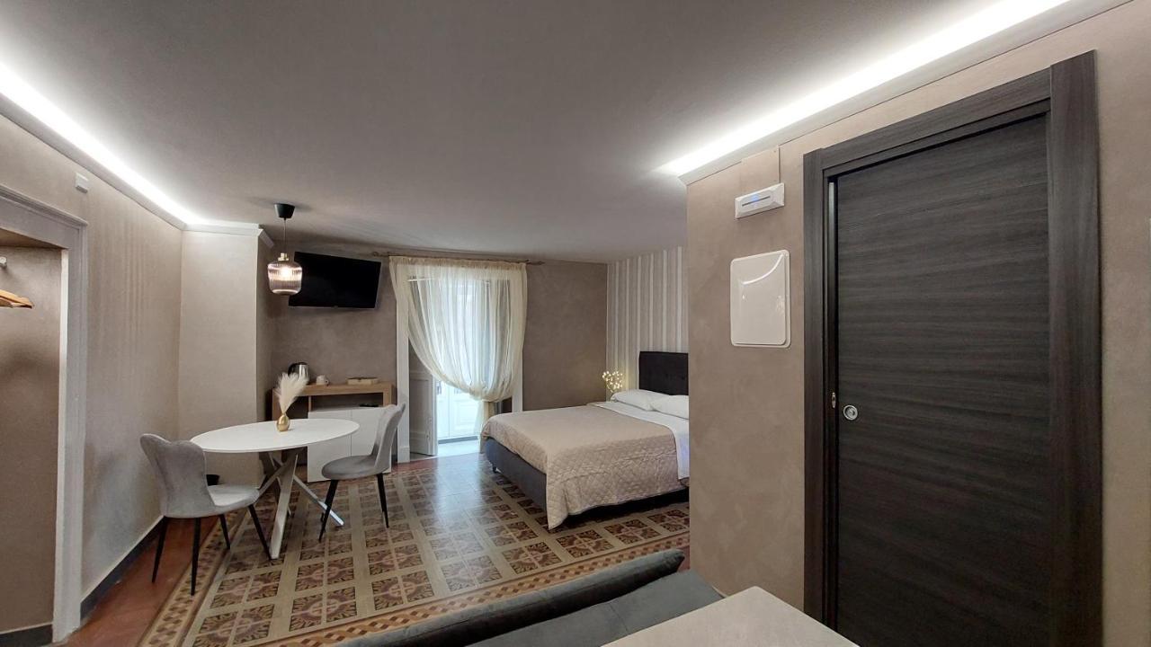 I 3 Principi, Garibaldi Suites คาตาเนีย ภายนอก รูปภาพ